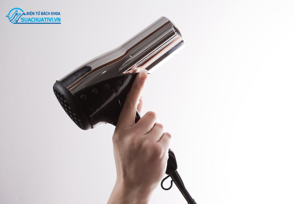 sấy khô tivi bị ẩm